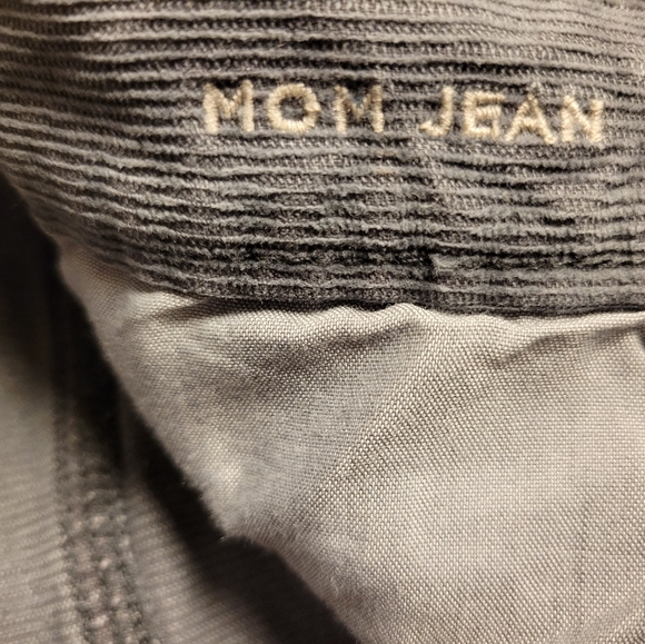 American Eagle gray Corduroy Mom Jeans Size 8 - Picture 6 of 8